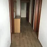 شقة Tusek *