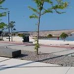 شقة Tusek